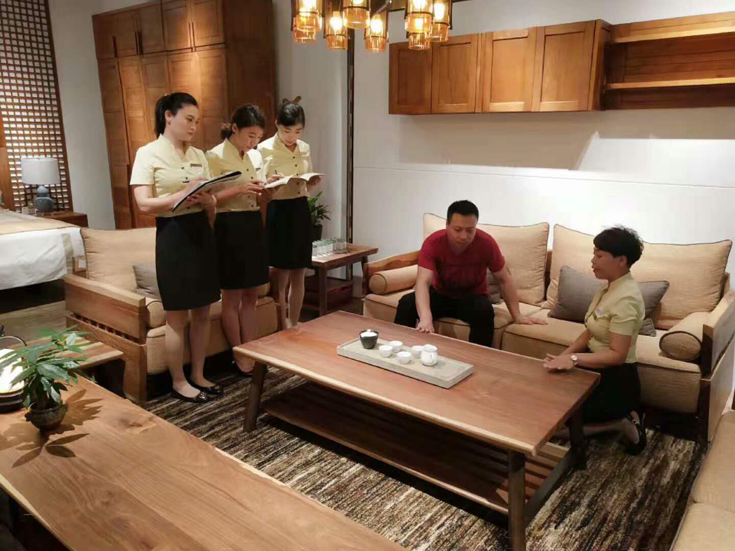 恭喜长春BJL平台·阿禧＆胡桃里荣获欧亚卖场18年周年庆销售冠军