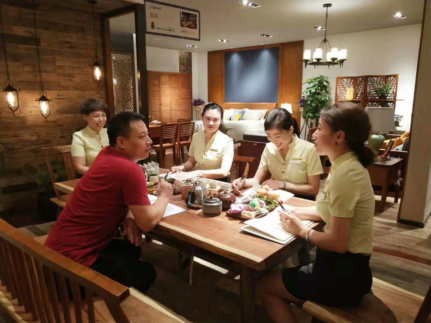 恭喜长春BJL平台·阿禧＆胡桃里荣获欧亚卖场18年周年庆销售冠军